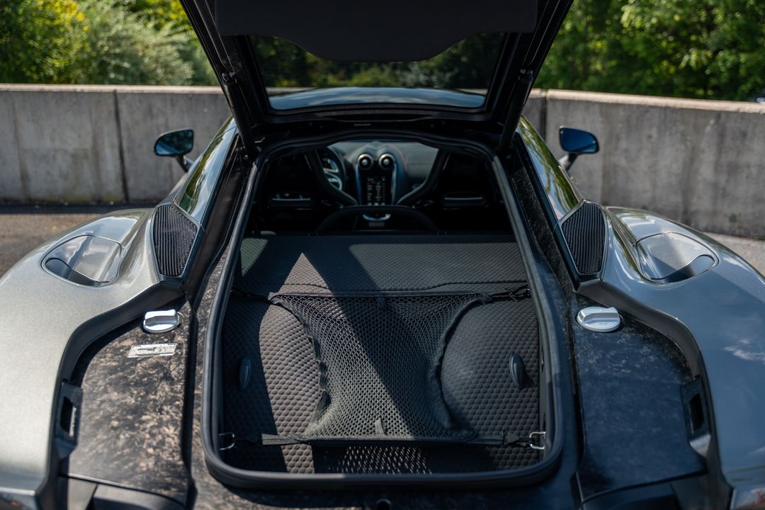 2022 McLaren GT