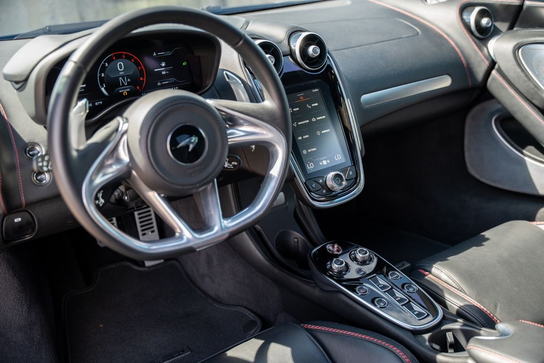 2022 McLaren GT