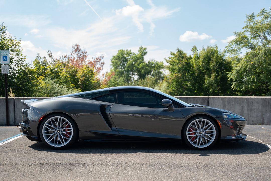 2022 McLaren GT