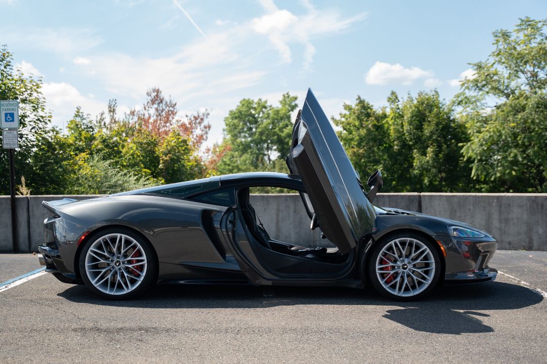 2022 McLaren GT