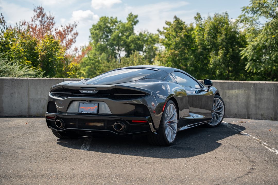 2022 McLaren GT