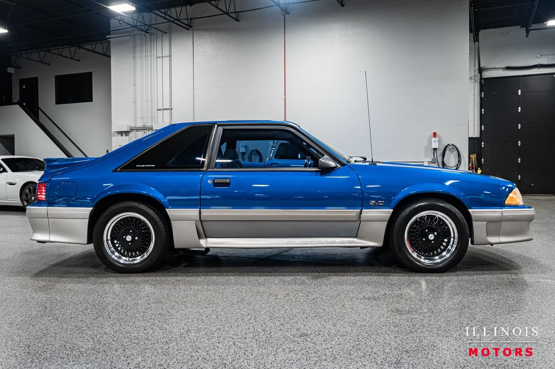 1990 Ford Mustang