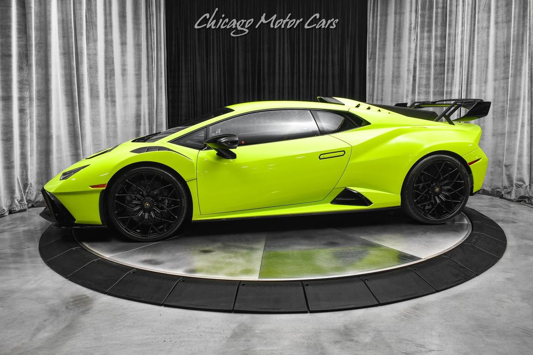 2022 Lamborghini Huracan STO