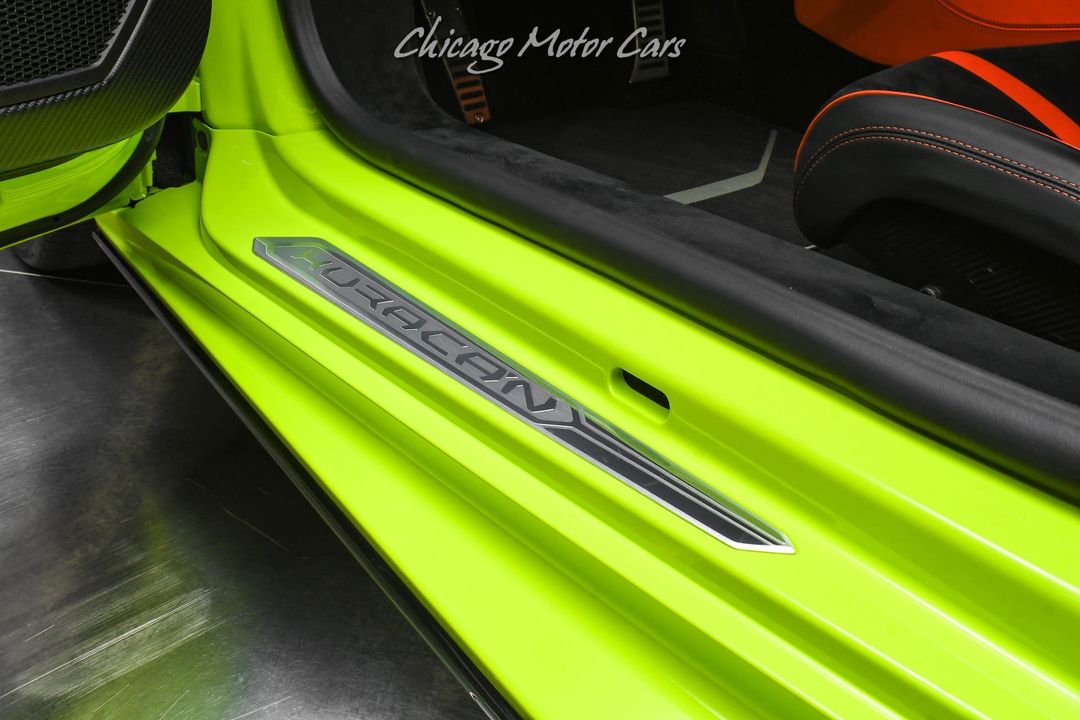 2022 Lamborghini Huracan STO