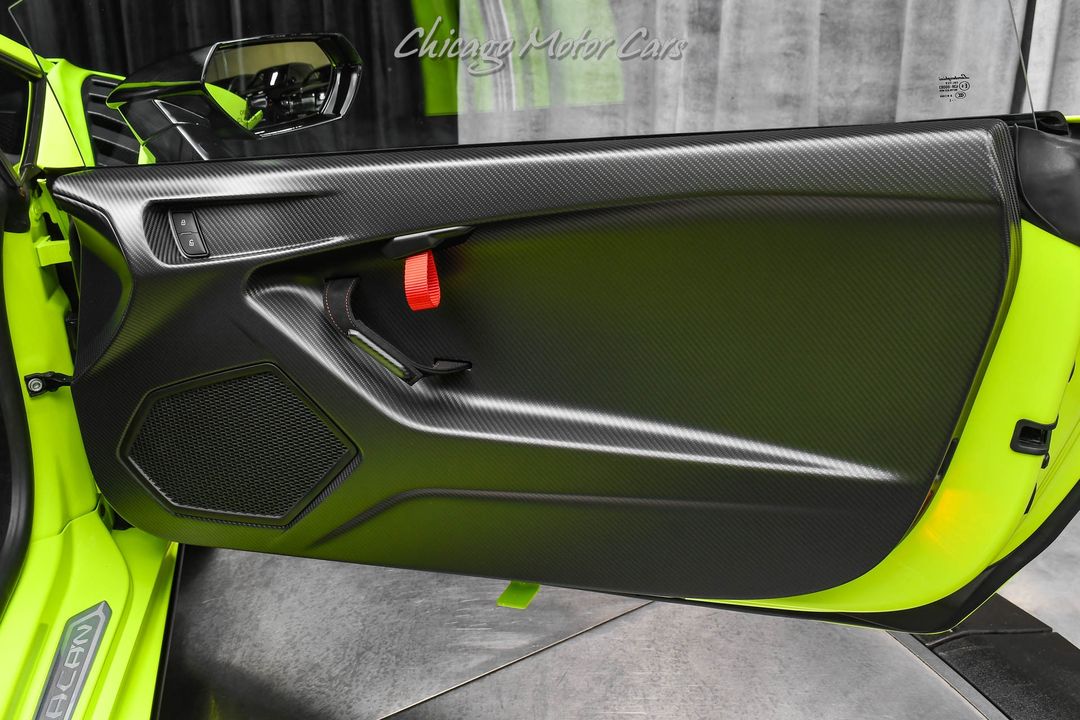 2022 Lamborghini Huracan STO