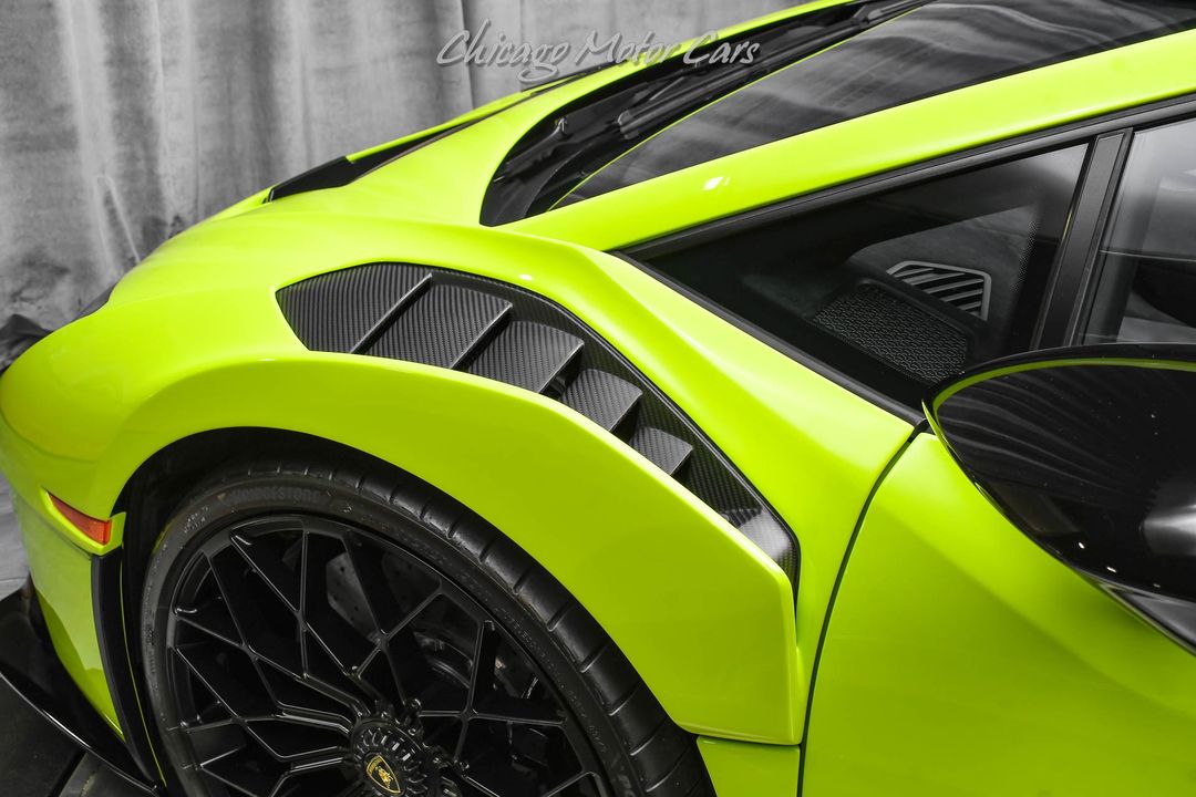 2022 Lamborghini Huracan STO