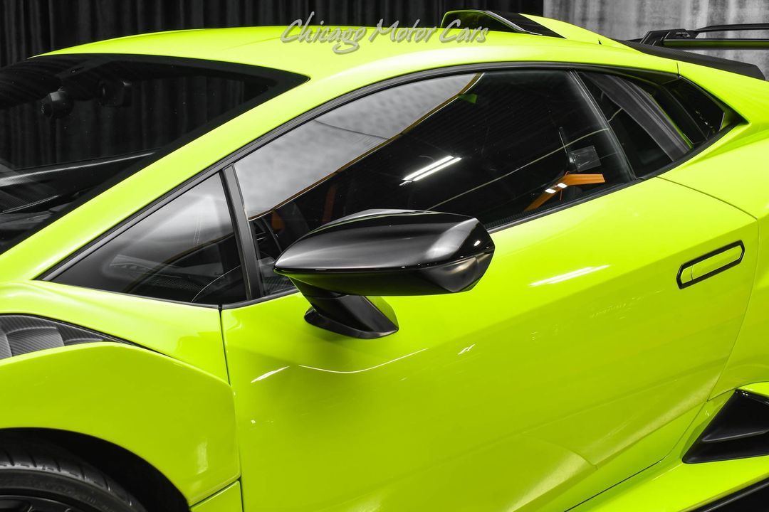 2022 Lamborghini Huracan STO