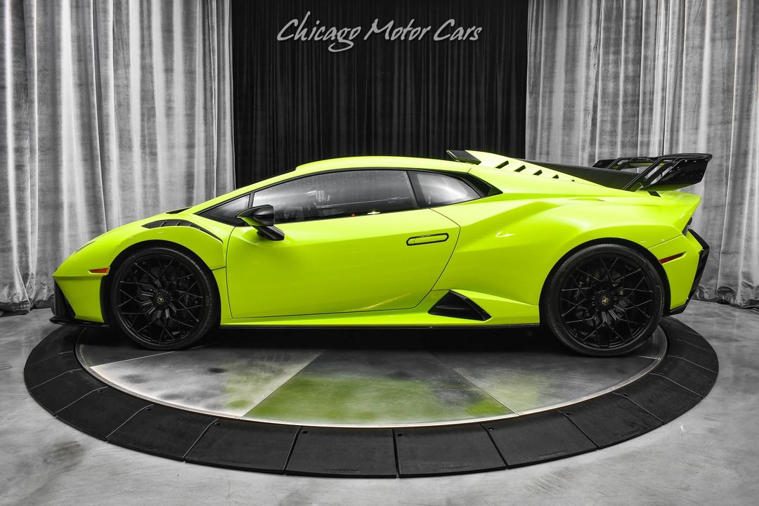 2022 Lamborghini Huracan STO