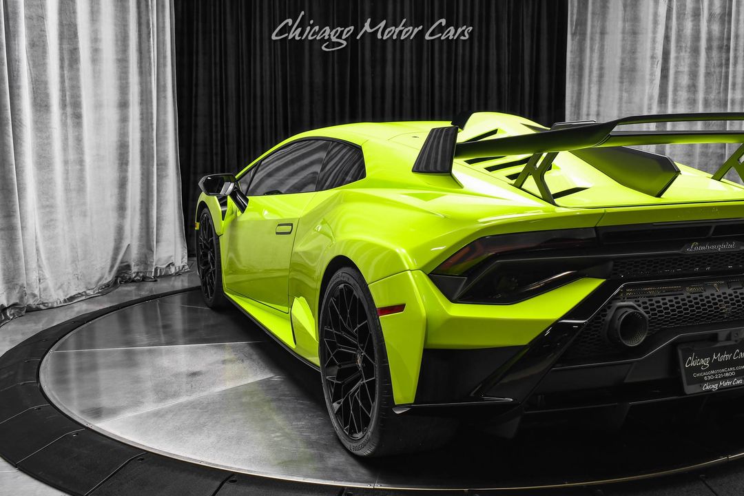 2022 Lamborghini Huracan STO