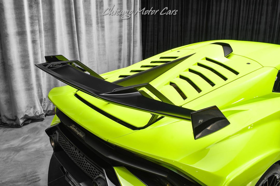 2022 Lamborghini Huracan STO