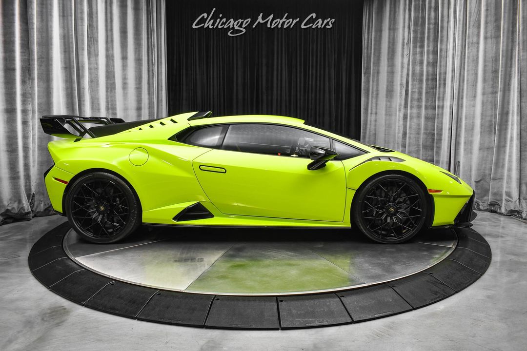2022 Lamborghini Huracan STO
