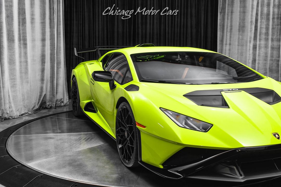 2022 Lamborghini Huracan STO