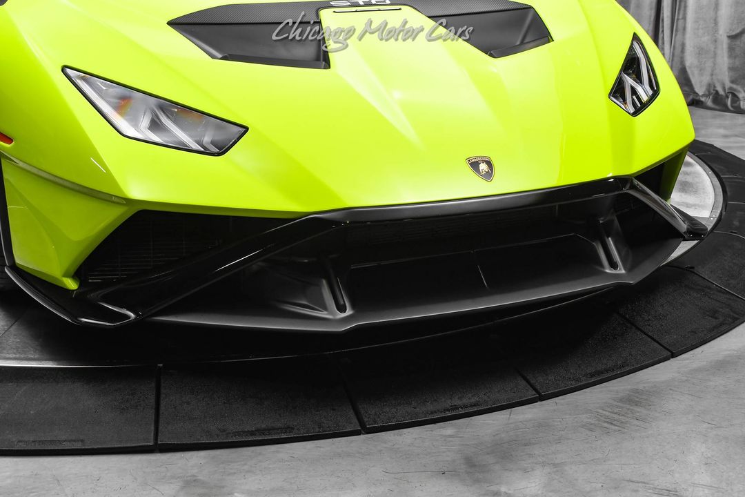 2022 Lamborghini Huracan STO