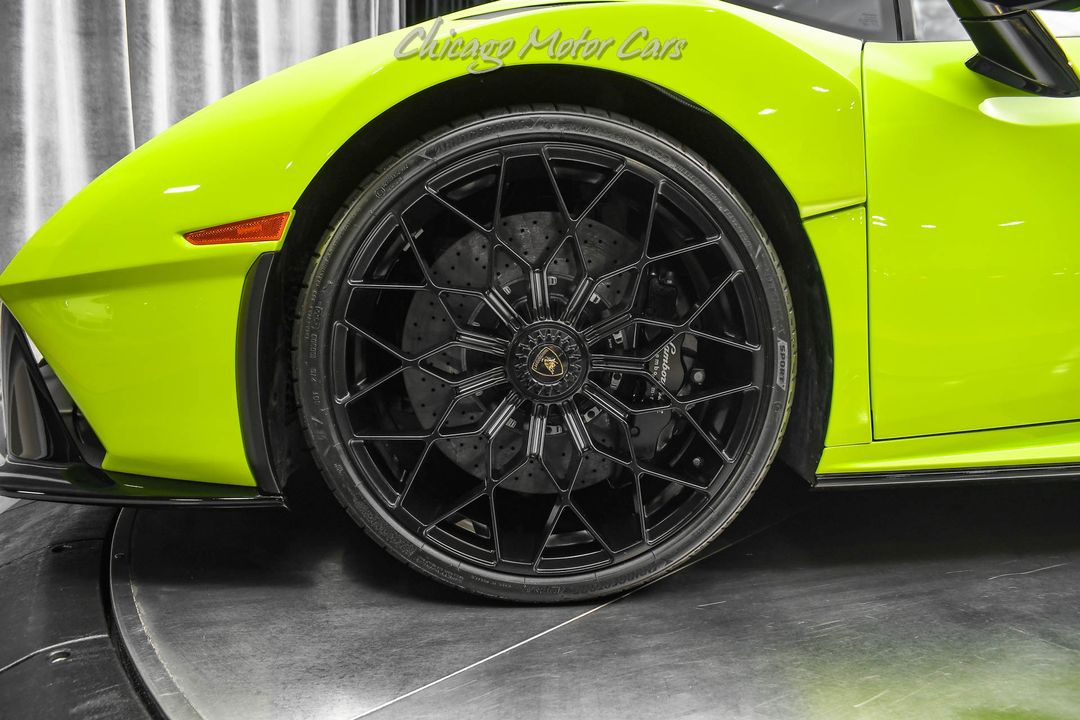 2022 Lamborghini Huracan STO