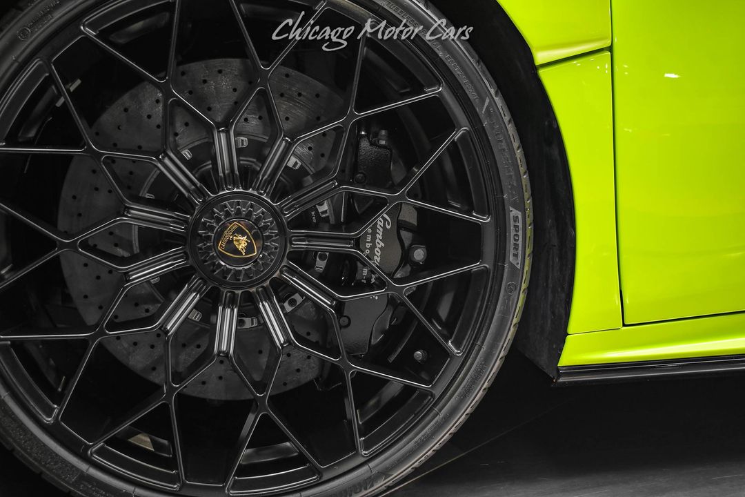2022 Lamborghini Huracan STO
