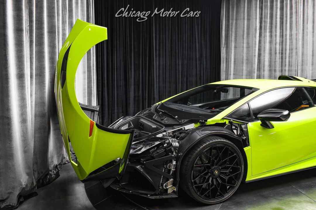 2022 Lamborghini Huracan STO
