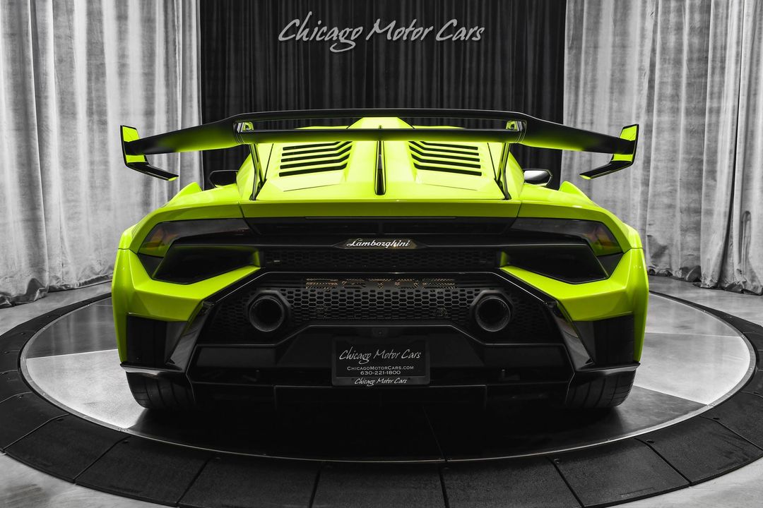 2022 Lamborghini Huracan STO