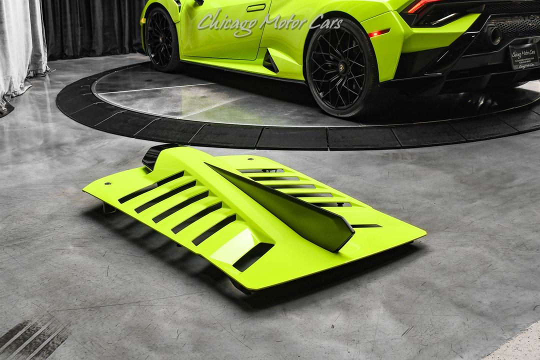 2022 Lamborghini Huracan STO