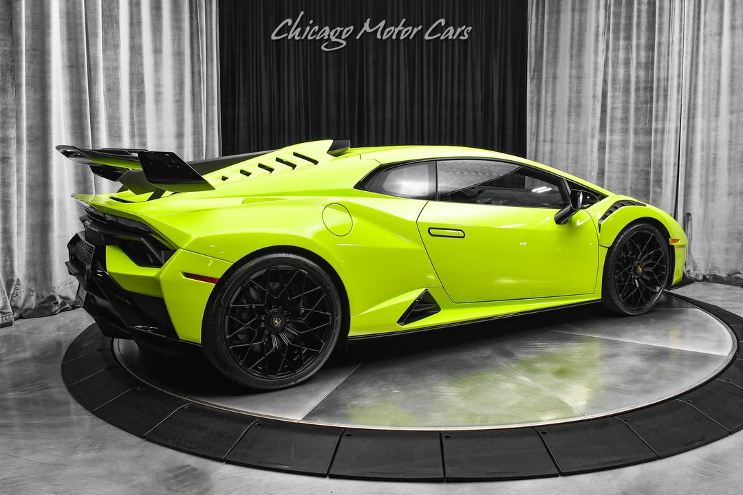 2022 Lamborghini Huracan STO