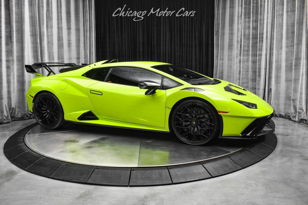2022 Lamborghini Huracan STO
