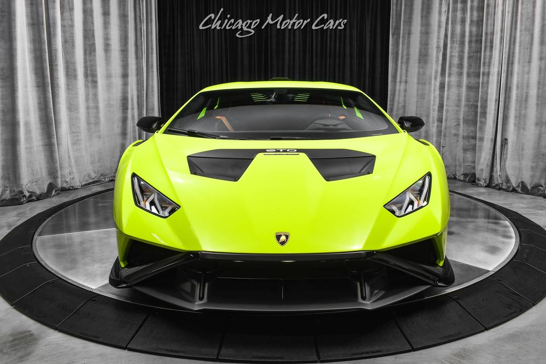 2022 Lamborghini Huracan STO