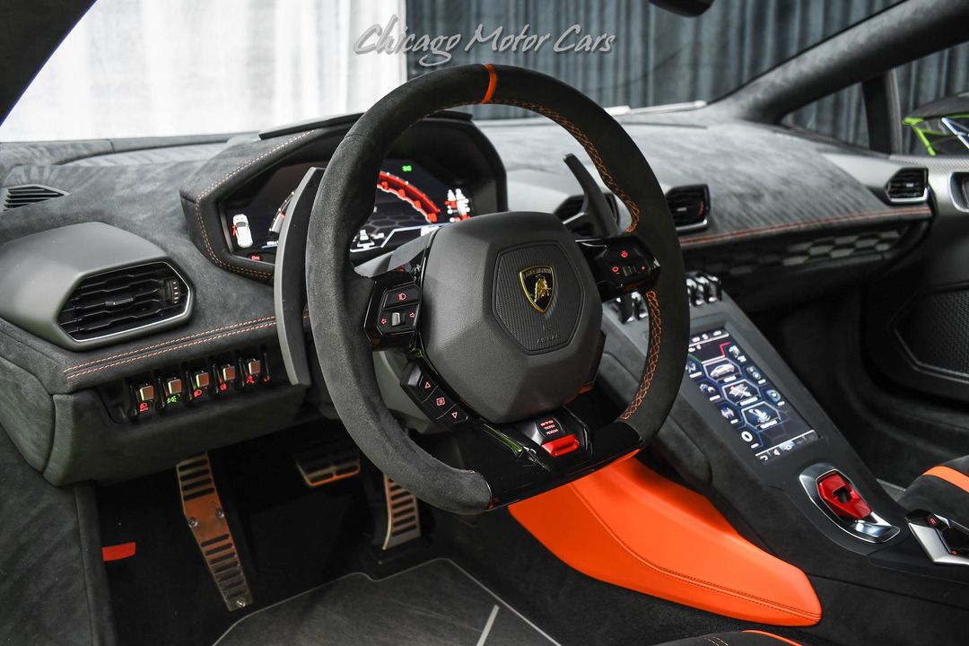 2022 Lamborghini Huracan STO