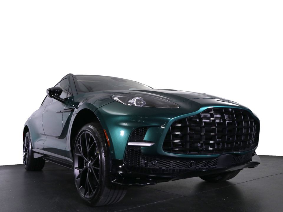 2025 Aston Martin DBX