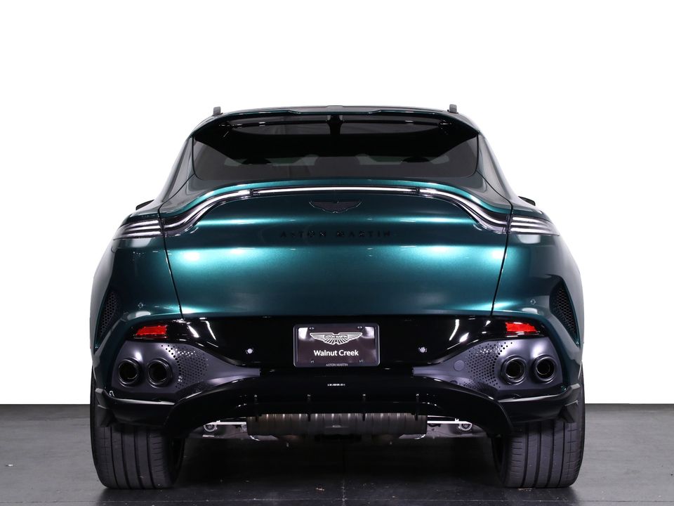 2025 Aston Martin DBX