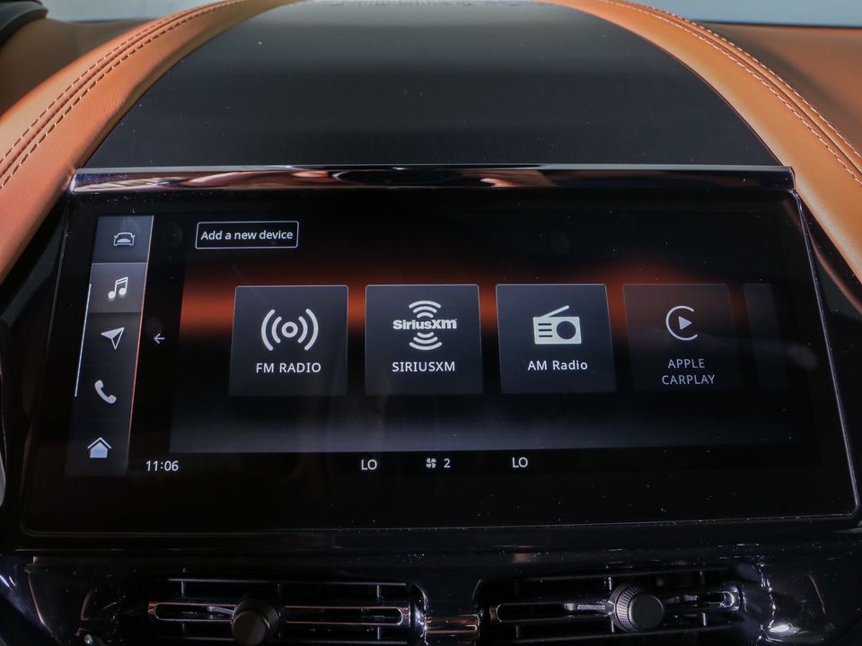 2025 Aston Martin DBX