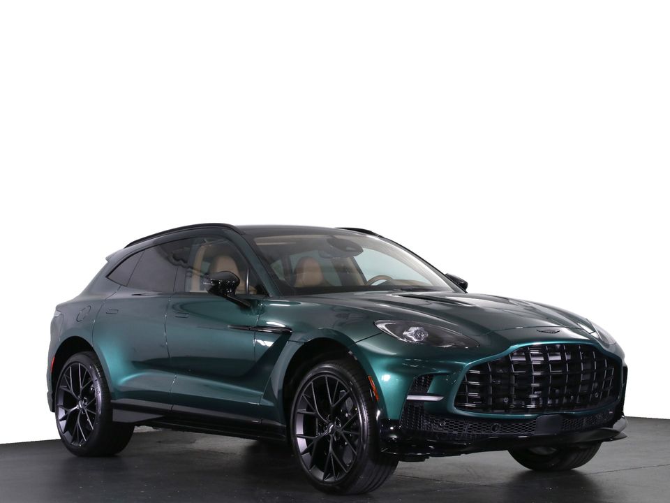 2025 Aston Martin DBX