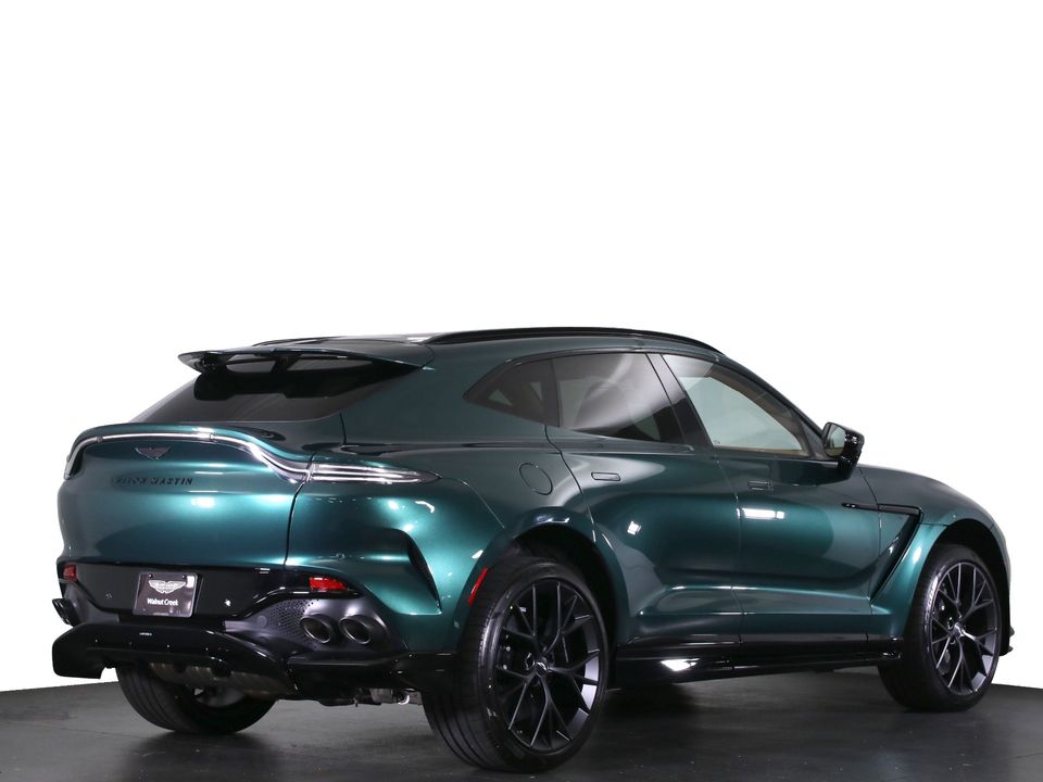 2025 Aston Martin DBX