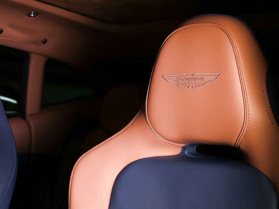 2025 Aston Martin DBX
