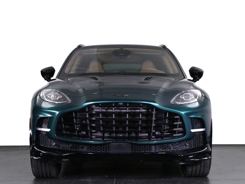 2025 Aston Martin DBX
