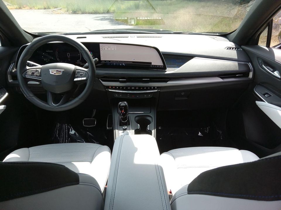2024 Cadillac XT4
