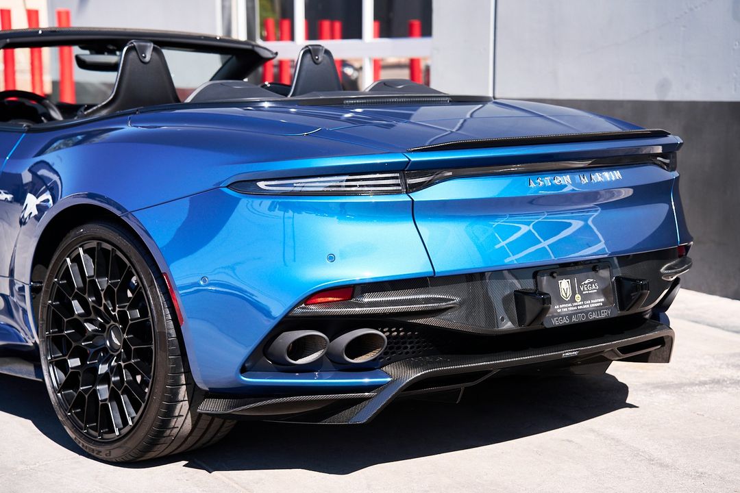 2023 Aston Martin DBS
