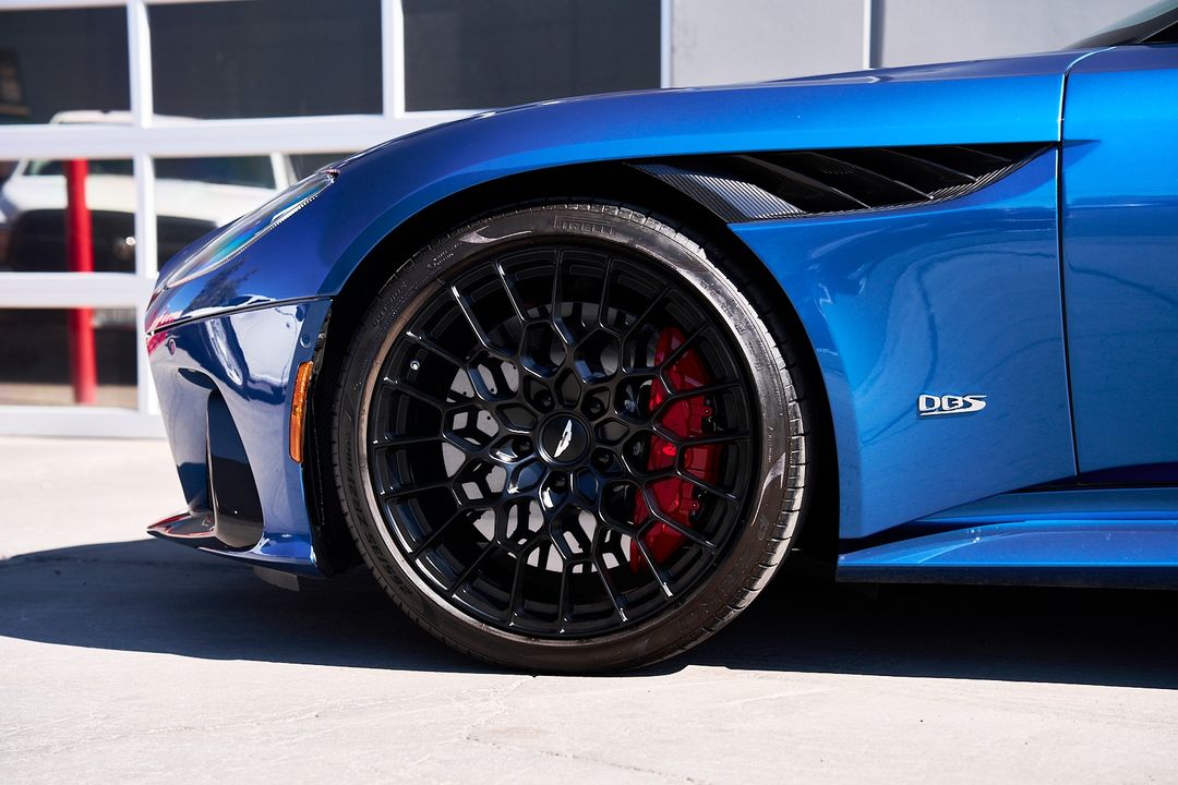 2023 Aston Martin DBS