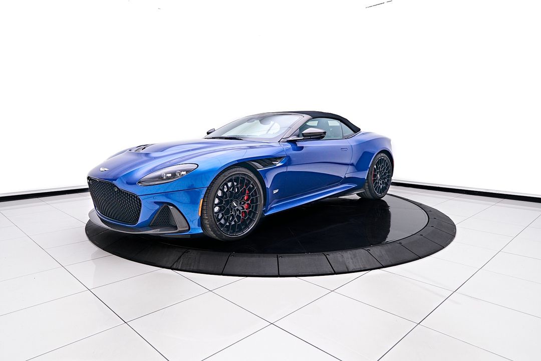 2023 Aston Martin DBS