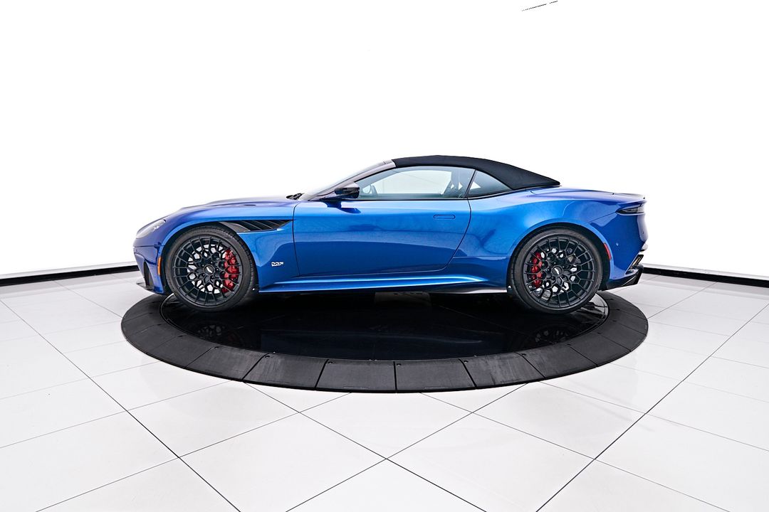 2023 Aston Martin DBS