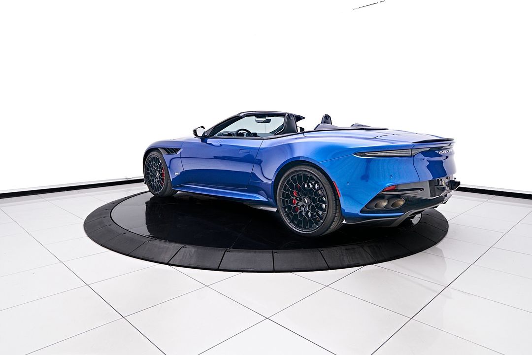 2023 Aston Martin DBS