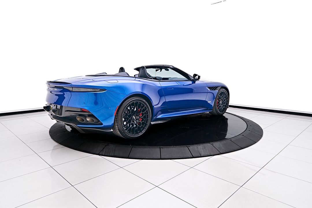 2023 Aston Martin DBS