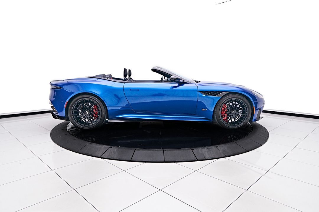 2023 Aston Martin DBS