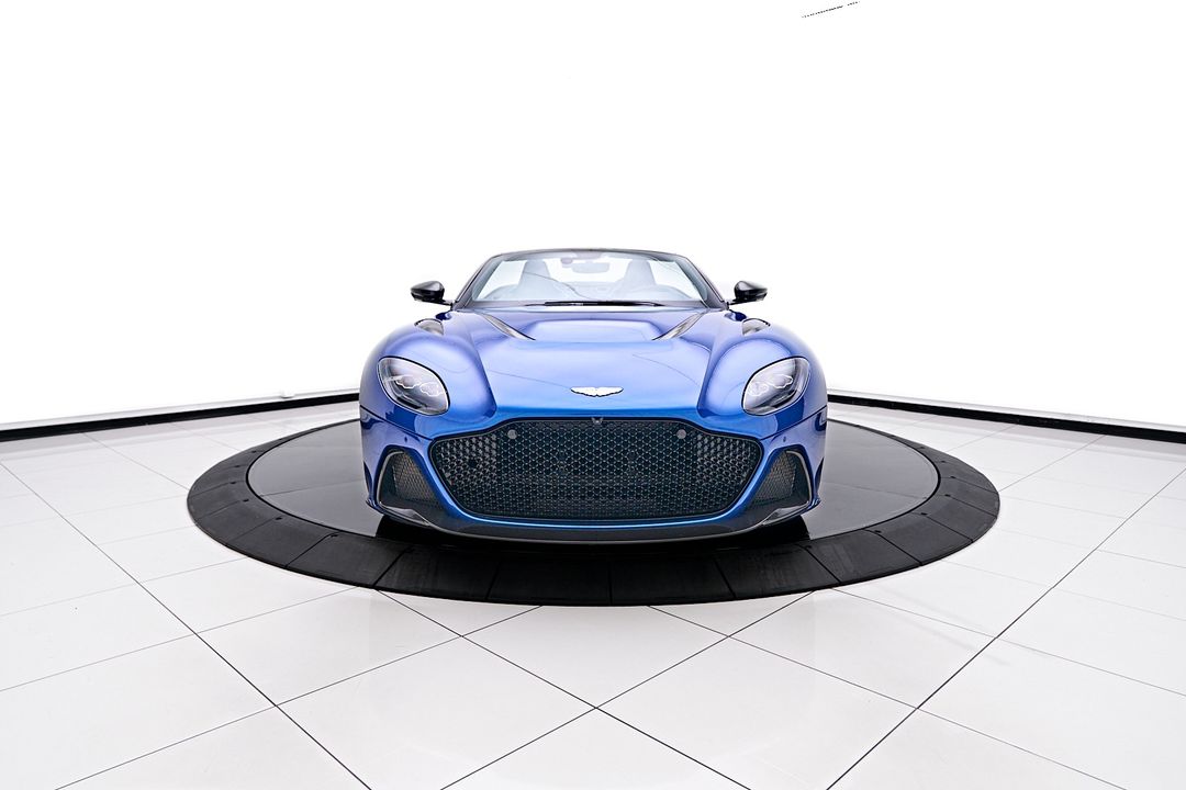 2023 Aston Martin DBS