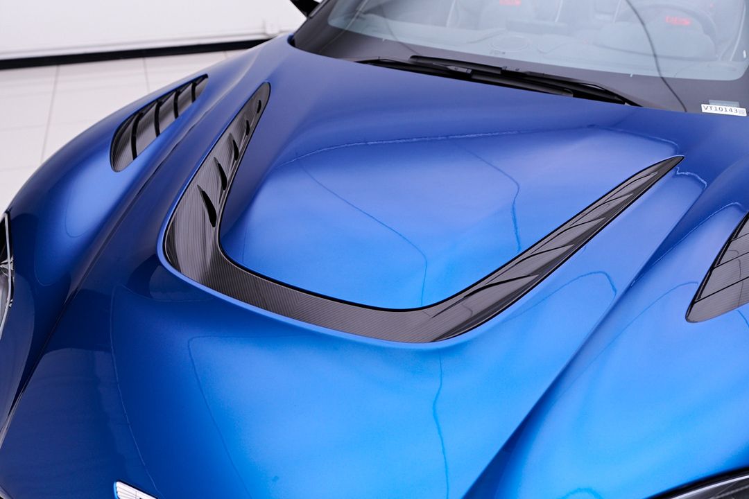 2023 Aston Martin DBS