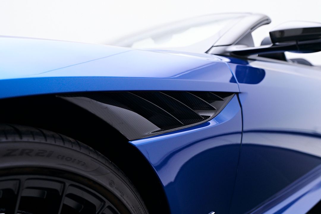 2023 Aston Martin DBS