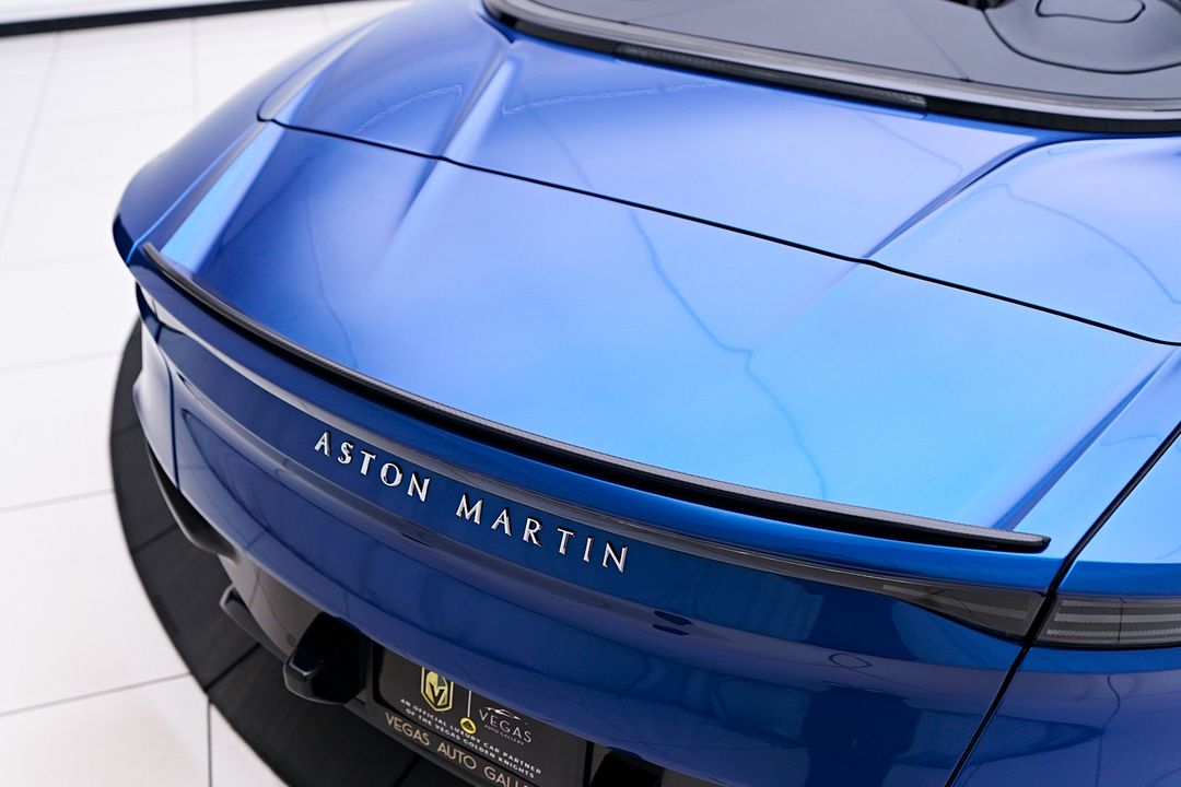 2023 Aston Martin DBS