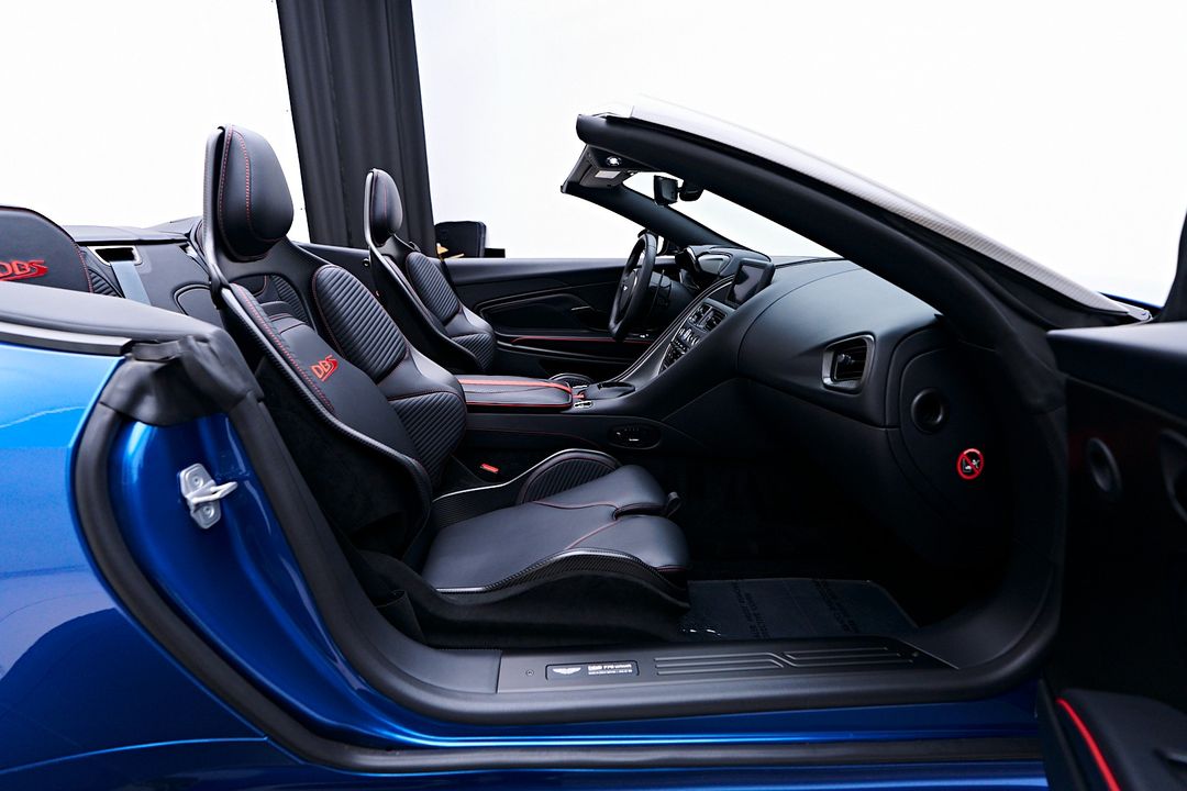 2023 Aston Martin DBS