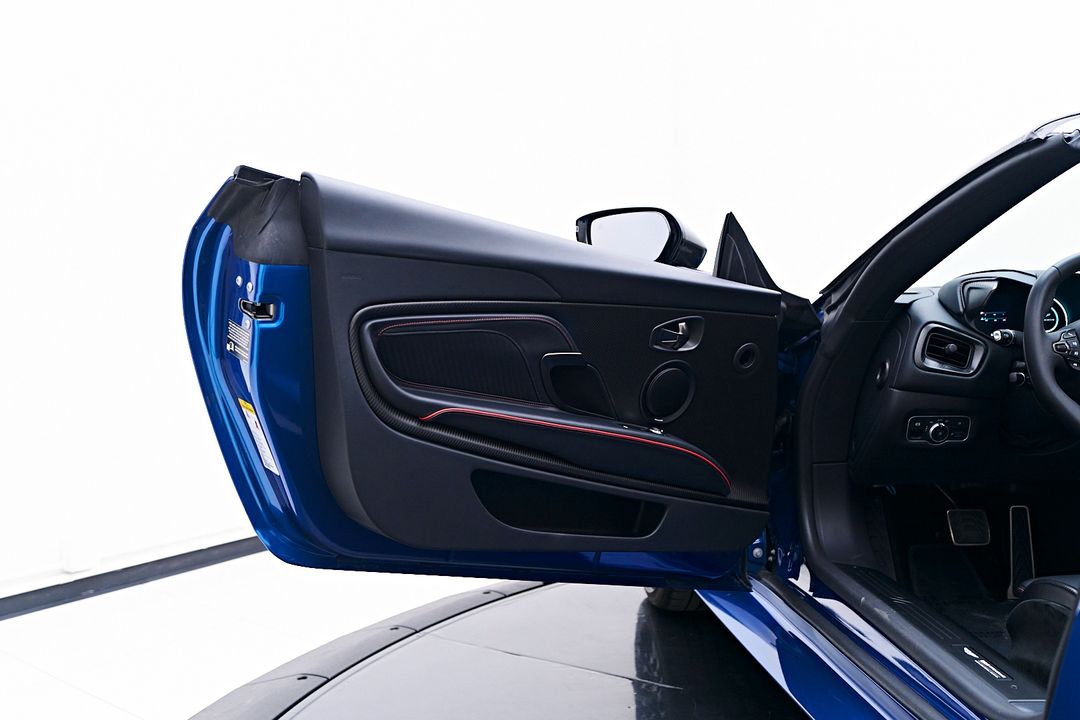 2023 Aston Martin DBS