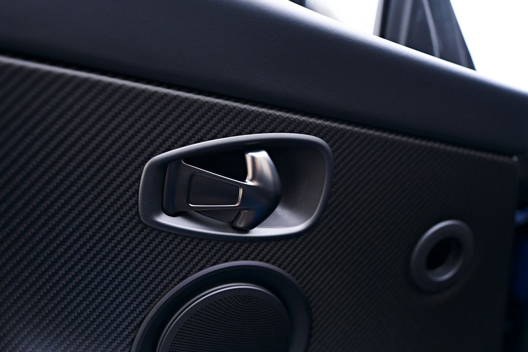 2023 Aston Martin DBS