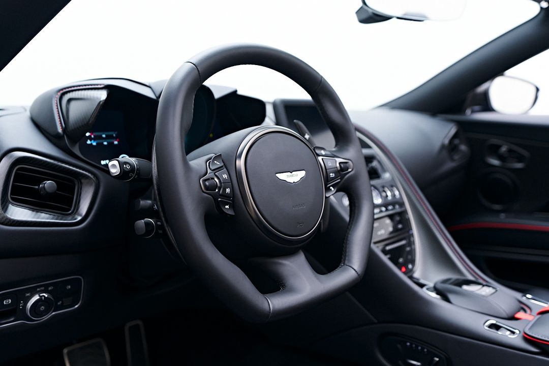 2023 Aston Martin DBS