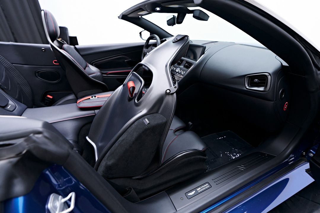2023 Aston Martin DBS